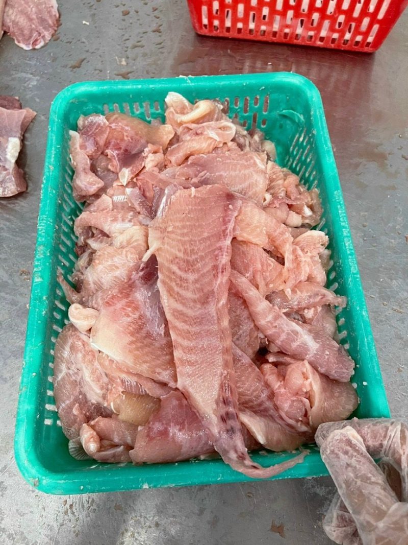 Dè Nạc Basa